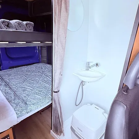 Caravana Poco Bispo 2 Lisbon